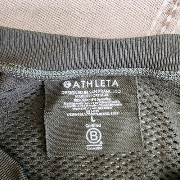Athleta oxygen size L Athletic top green  longsleeve elastic waist and sleeves - Picture 6 of 6